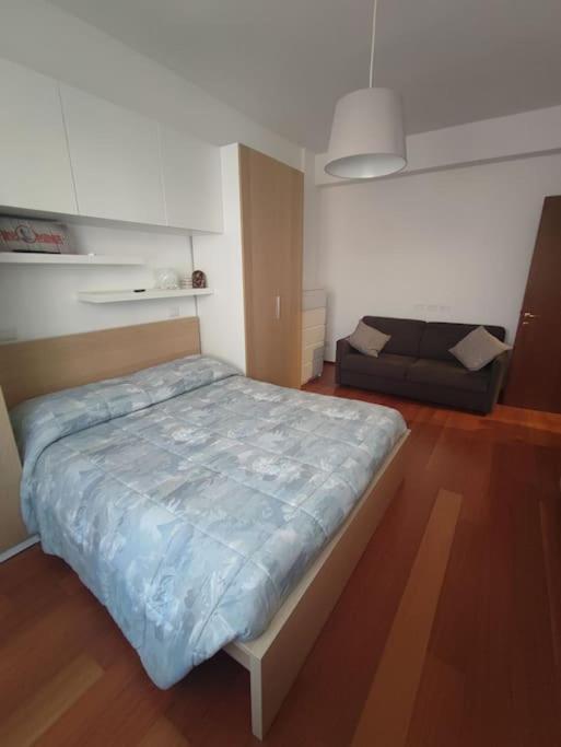 Esplora Comodamente E Poi Riposa Tranquillo Milan